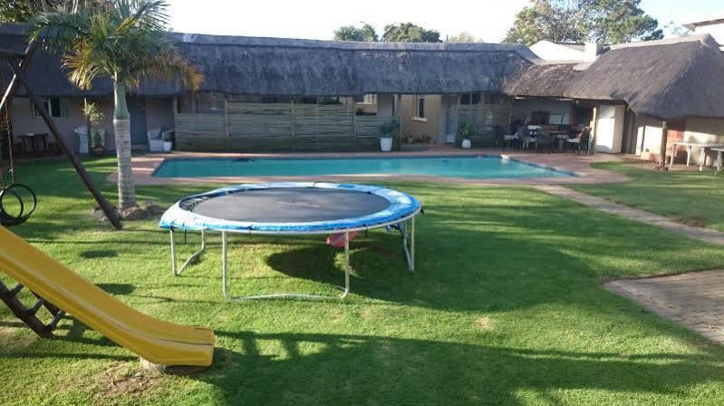 Riversway Guest House East London Esterno foto