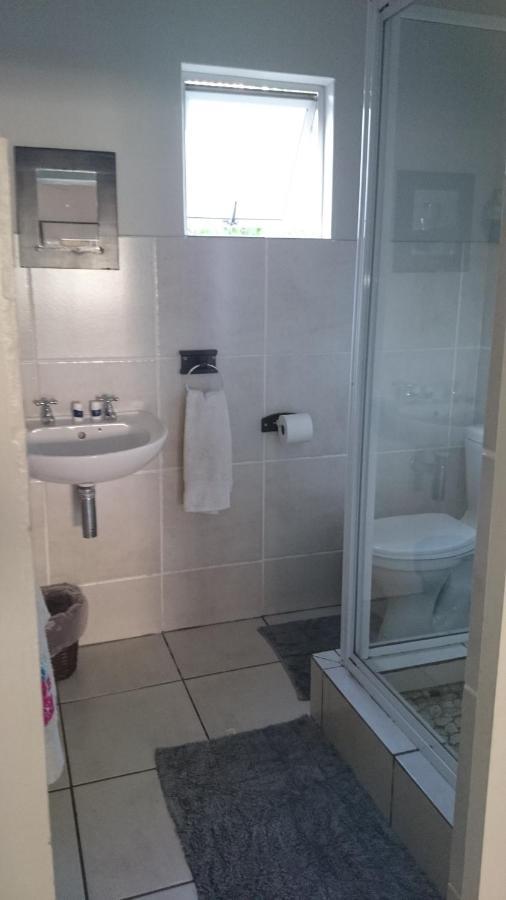 Riversway Guest House East London Esterno foto